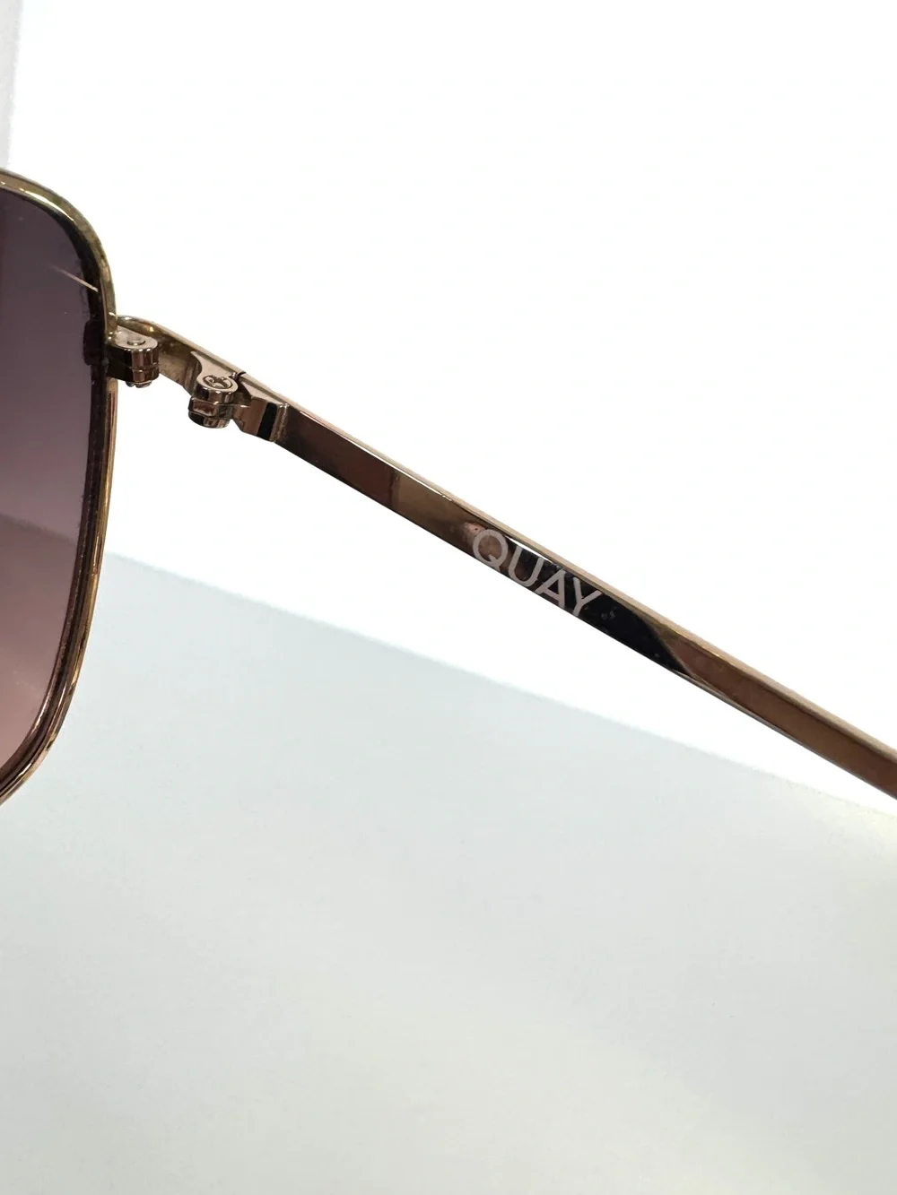 QUAY AUSTRALIA Hot Take 59mm Navigator Sunglasses